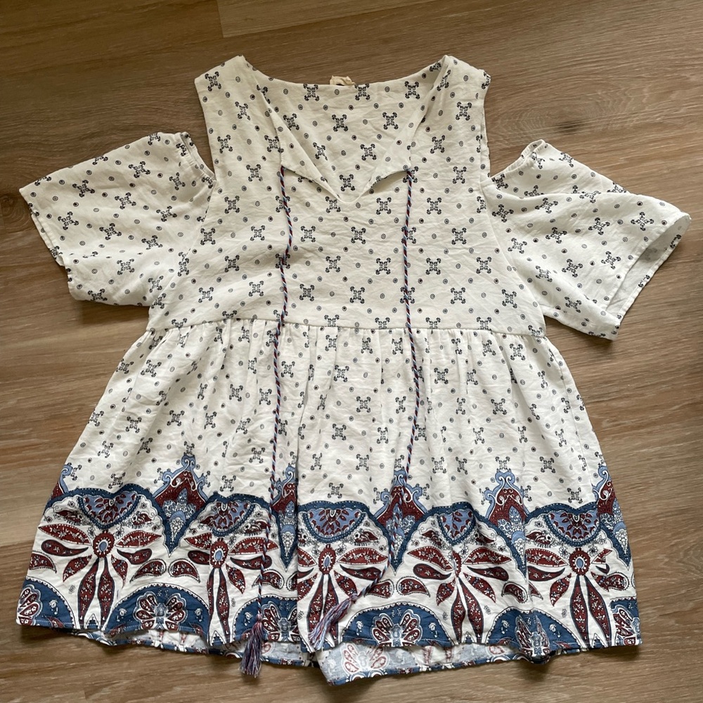 Hyku Cold Shoulder Blouse Size L